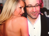 Жена мэра Кернеса улетела в Лондон