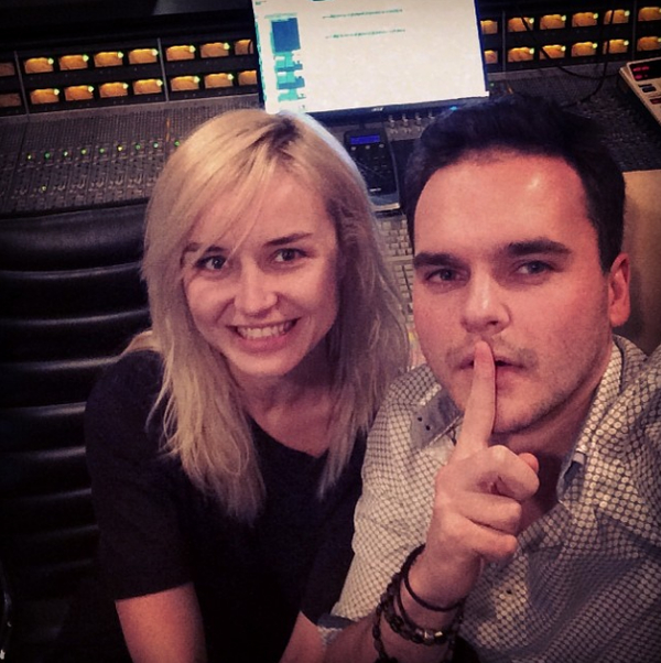 Полина Гагарина без макияжа: Звезда не стесняется быть естественной