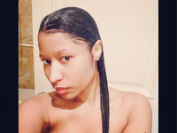 Ники Минаж показала лицо без макияжа