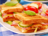 Сэндвичи с сыром и ветчиной