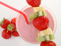 Смузи из клубники с бананом и киви