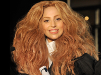 Певица Lady GaGa позировала голой в ванне