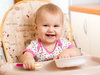 Фруктовый прикорм: Когда ребенку можно давать бананы