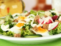 Яичный пасхальный салат: ТОП-5 рецептов