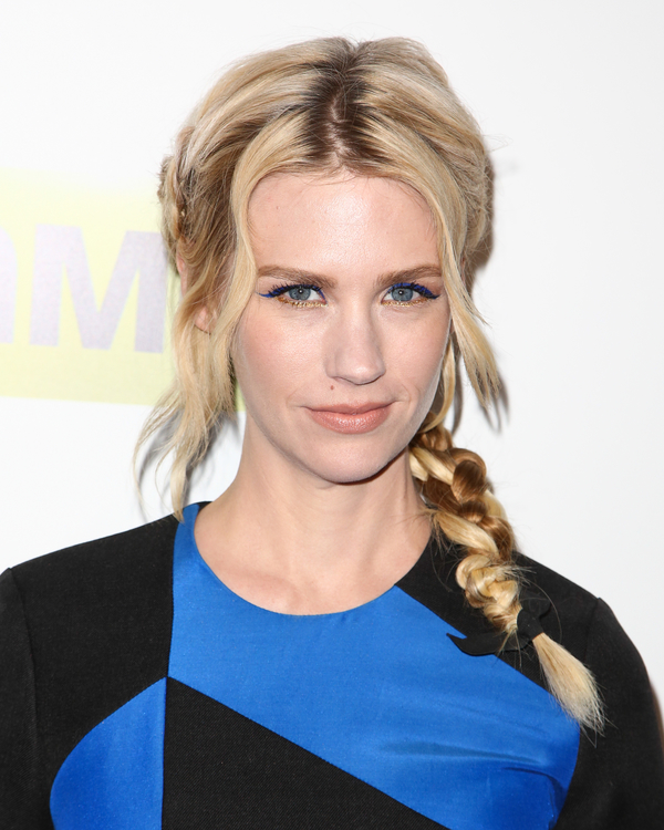 Весенний макияж: Как носить синие стрелки