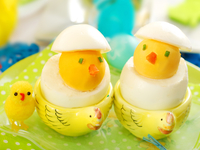 Пасхальные цыплята из яиц