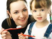 Как правильно детям чистить зубы