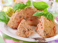 Мясной рулет с грибами и перцем