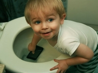 Кому достанется от родителей: Детские шалости в картинках