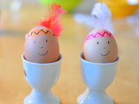 Пасхальные поделки: Индейцы из яиц