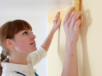 Как поклеить флизелиновые обои