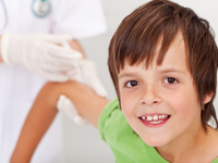 Какие прививки необходимы школьникам: Ответ специалиста