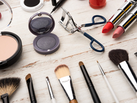 Как использовать ненужную косметику