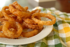 Как приготовить луковые кольца (ВИДЕО)