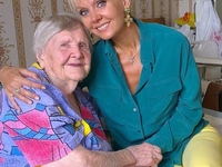 У певицы Валерии умерла 100-летняя бабушка