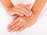 Как сохранить молодость рук