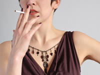 Почему курящие люди худеют