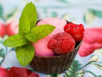 Как приготовить ягодное мороженое: Три вкусные идеи