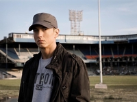 Эминем представил новый клип Headlights