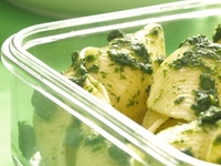 Макароны с чесноком и шпинатом