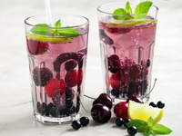 Как приготовить лимонад с ягодами: Три летние идеи