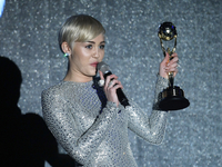 World Music Awards 2014: Майли Сайрус удивила элегантным образом