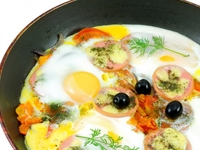 Яичница с помидорами: Три вкусные идеи