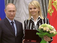 Владимир Путин наградил Валерию званием Народной артистки России