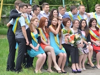 Для украинских школьников прозвучал последний звонок