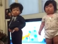 В ритме танца: Мастер-класс от годовалого ребенка