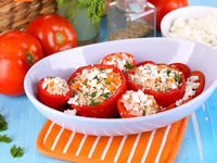 Фаршированные помидоры с чесноком и сыром