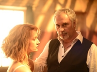 Валерий Меладзе сыграл любовь с молодой актрисой в новом клипе