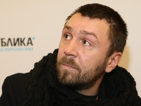 Сергей Шнуров разделся догола на своем концерте