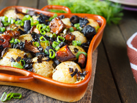 Картошка с грибами в духовке