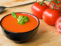 Гаспачо с кинзой и соусом табаско