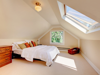 Как обустроить чердак в загородном доме