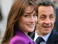 Супруга экс-президента Франции Карла Бруни дала в Москве сольный концерт