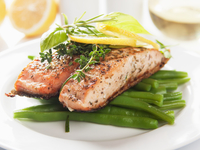 Лосось в духовке с манго и кинзой