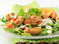 Салат из рукколы с курицей и апельсинами