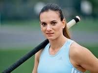 Елена Исинбаева родила девочку 23-летнему спортсмену