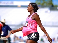 Спортсменка участвовала в забеге на восьмом месяце беременности