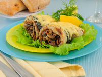 Рыбный рулет с грибами и сыром
