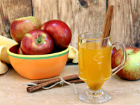 Сидр из яблок с корицей