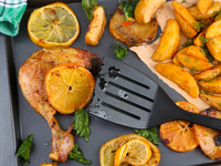 Запеченные куриные ножки с апельсинами и картофелем