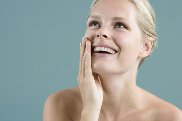 Как успешно избавиться от пигментных пятнышек