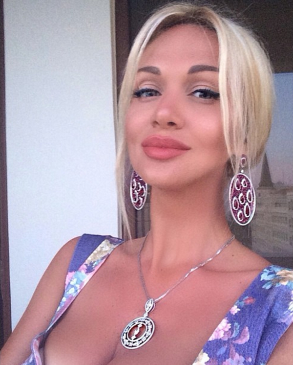 Викторию Лопыреву обокрали в Париже