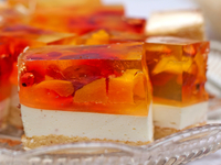 Торт желе-безе с ягодами