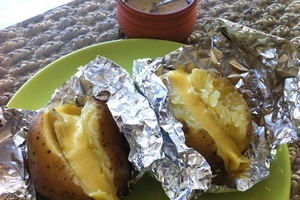 Как приготовить запеченный картофель в фольге (ВИДЕО)