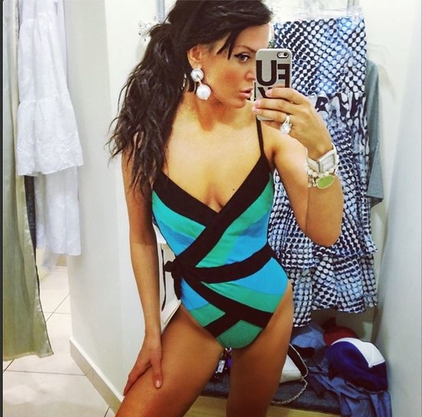 Подруга Андрея Искорнева похвасталась новым купальником