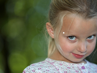 Гениальный отец сделал дочке прическу за десять секунд